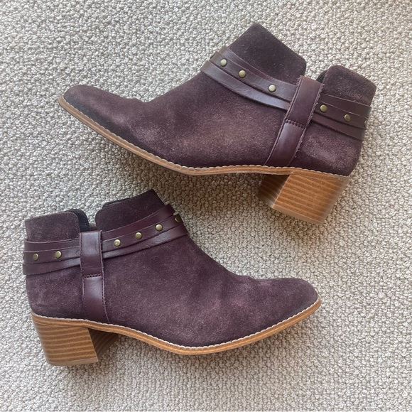 Clarks Marron (Purple) Suede Slip On Ankle Boots - Picture 1 of 8